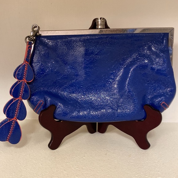 Princess by Vera Wang wristlet - Picture 2 of 6